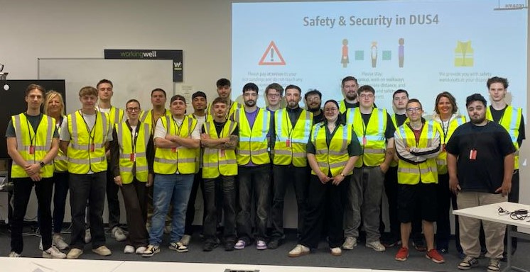 Groß- & Außenhandel besichtigt AMAZON in…